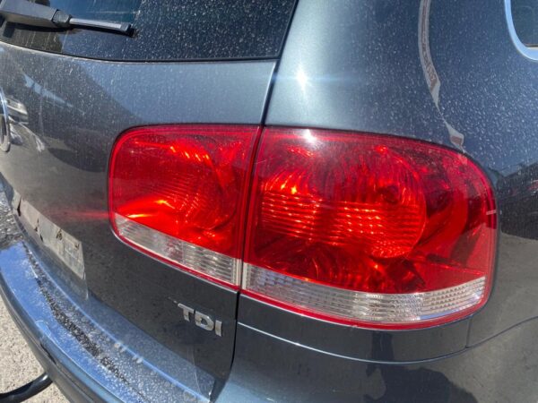 PILOTO TRASERO DERECHO VOLKSWAGEN TOUAREG