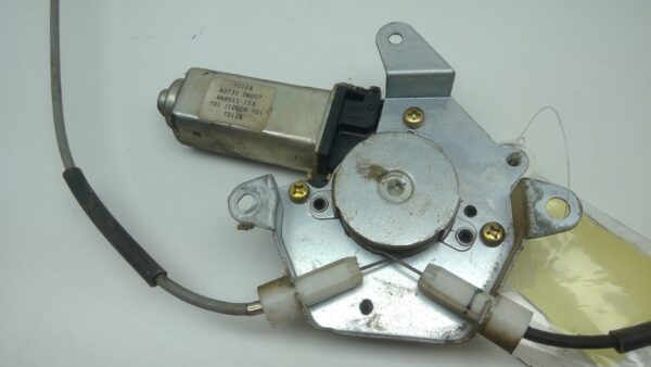 ELEVALUNAS DELANTERO DERECHO NISSAN ALMERA