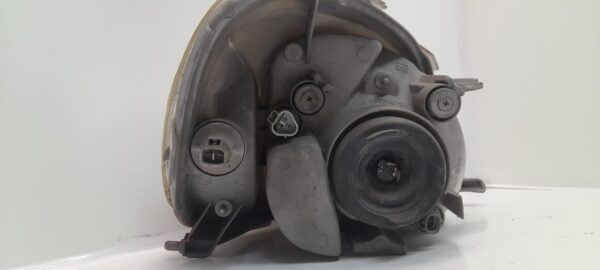 FARO IZQUIERDO TOYOTA YARIS (NCP1/NLP1/SCP1)