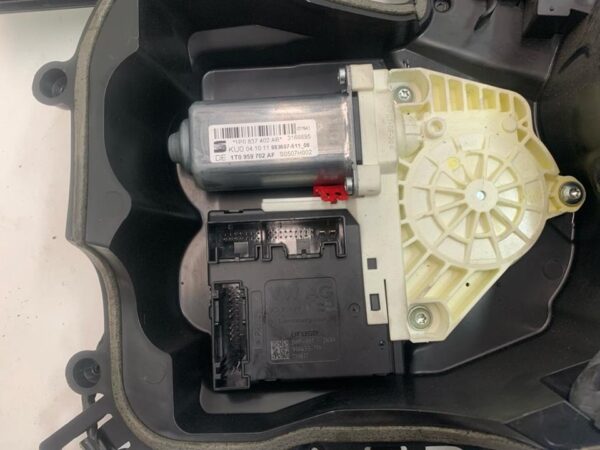 ELEVALUNAS DELANTERO DERECHO SEAT LEON