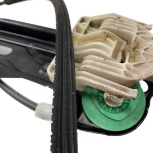 ELEVALUNAS DELANTERO DERECHO BMW SERIE 1 BERLINA