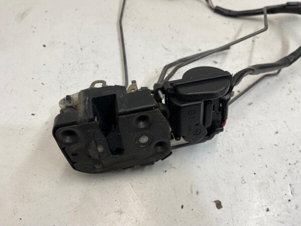 CERRADURA PUERTA DELANTERA IZQUIERDA MAZDA PREMACY (CP)