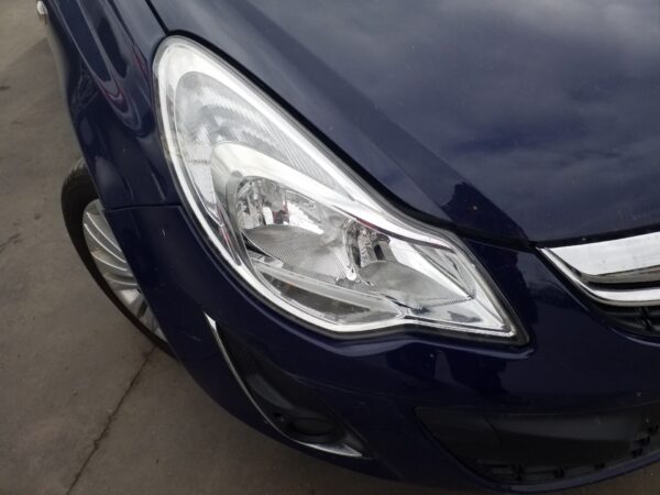 FARO DERECHO OPEL CORSA D