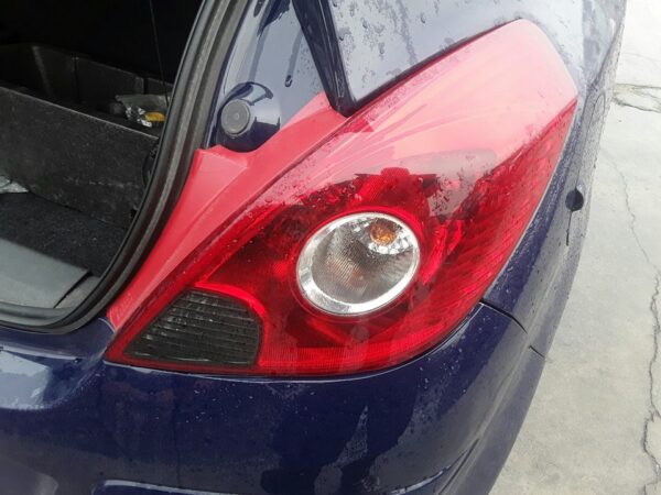 PILOTO TRASERO DERECHO OPEL CORSA D