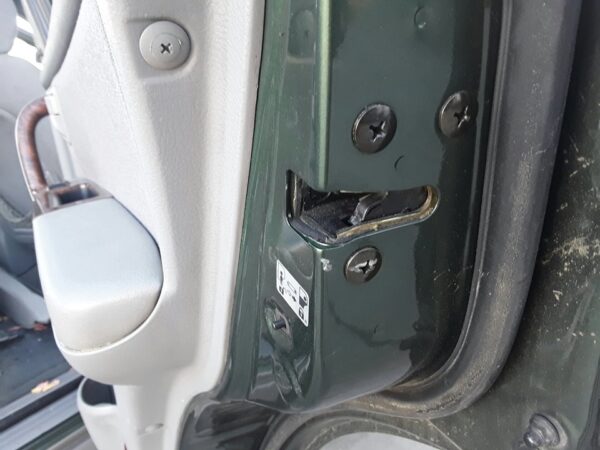 CERRADURA PUERTA TRASERA DERECHA  KIA SORENTO