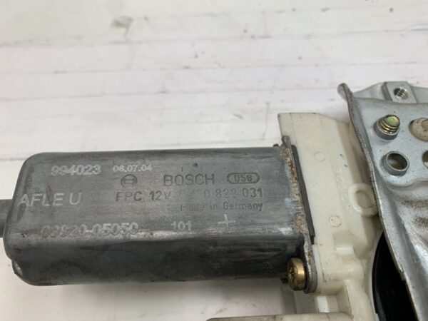ELEVALUNAS DELANTERO IZQUIERDO TOYOTA AVENSIS BERLINA