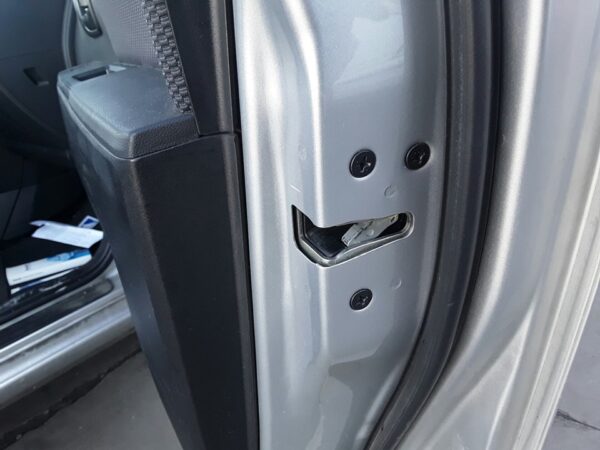 CERRADURA PUERTA DELANTERA DERECHA MAZDA 5 BERL.