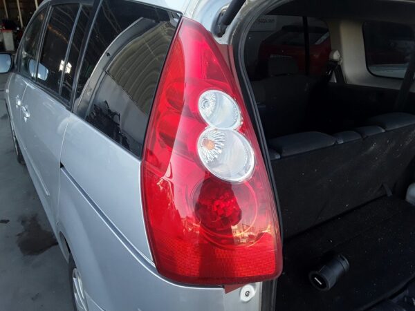PILOTO TRASERO IZQUIERDO MAZDA 5 BERL.