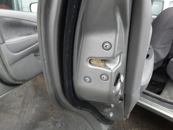 CERRADURA PUERTA TRASERA IZQUIERDA  TOYOTA PRIUS