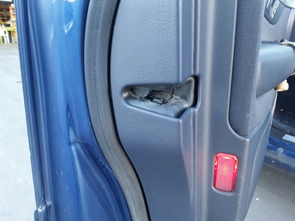 CERRADURA PUERTA DELANTERA IZQUIERDA  AUDI A4 AVANT