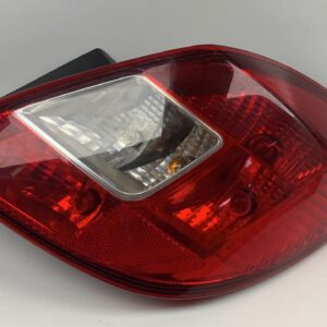 PILOTO TRASERO DERECHO OPEL CORSA D