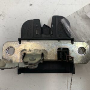CERRADURA MALETERO / PORTON VOLKSWAGEN POLO