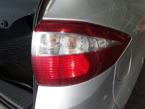 PILOTO TRASERO DERECHO FORD C-MAX