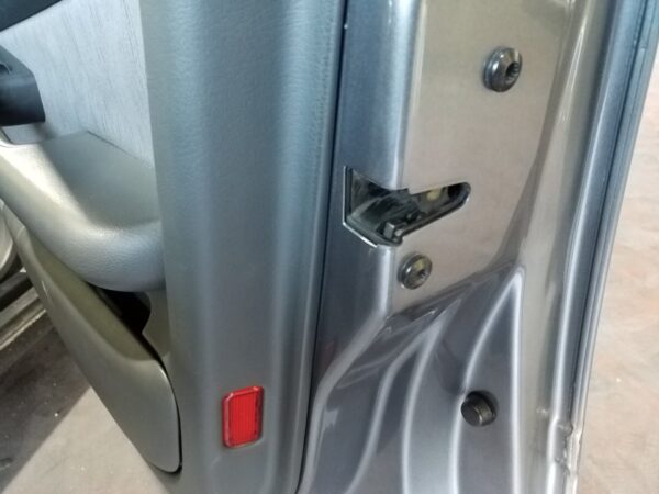 CERRADURA PUERTA DELANTERA DERECHA AUDI A6 BERLINA