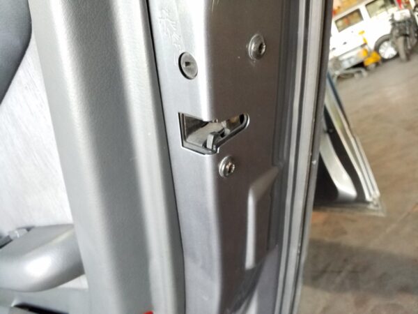 CERRADURA PUERTA TRASERA DERECHA  AUDI A6 BERLINA