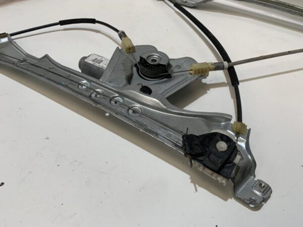 ELEVALUNAS DELANTERO DERECHO RENAULT CLIO III