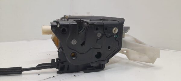 CERRADURA PUERTA DELANTERA DERECHA VOLKSWAGEN PASSAT BERLINA