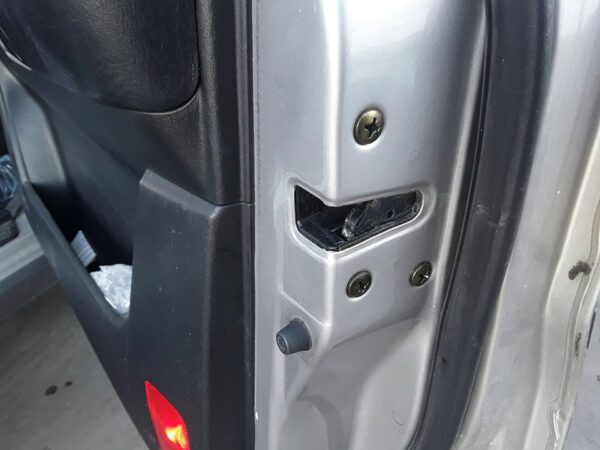 CERRADURA PUERTA DELANTERA DERECHA HYUNDAI TERRACAN
