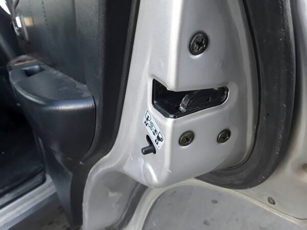 CERRADURA PUERTA TRASERA DERECHA  HYUNDAI TERRACAN