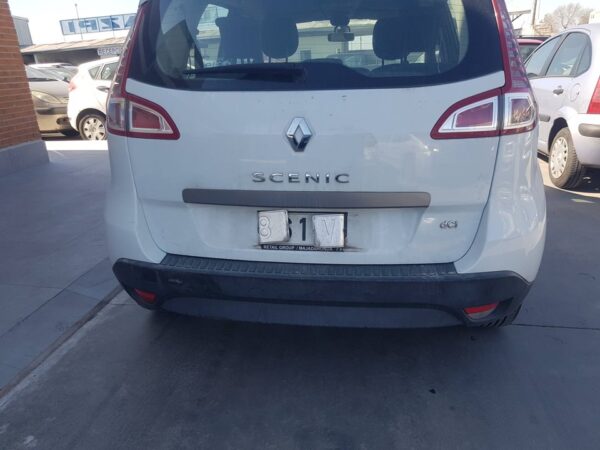 PARAGOLPES TRASERO RENAULT SCENIC III