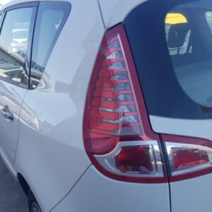 PILOTO TRASERO IZQUIERDO RENAULT SCENIC III