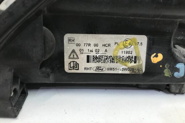 FARO DERECHO FORD FOCUS LIM.