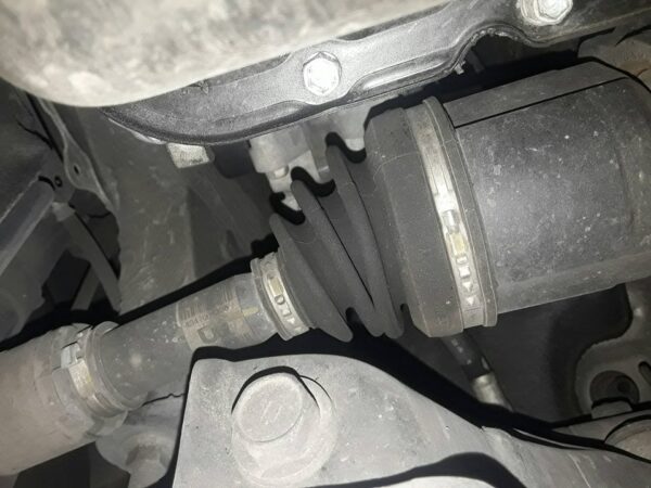 TRANSMISION DELANTERA DERECHA TOYOTA COROLLA VERSO