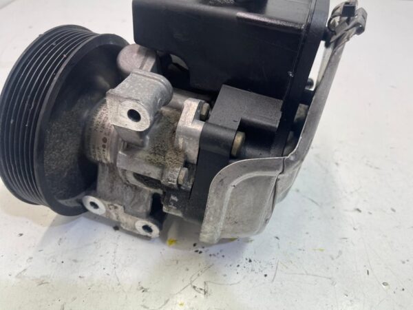 BOMBA DIRECCION MERCEDES CLASE C  BERLINA
