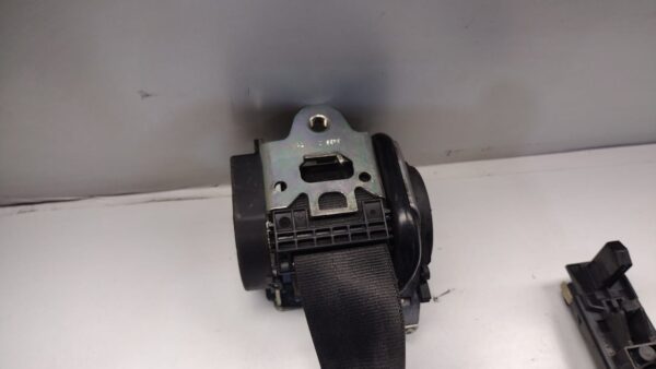 CINTURON SEGURIDAD DELANTERO DERECHO AUDI A6 BERLINA
