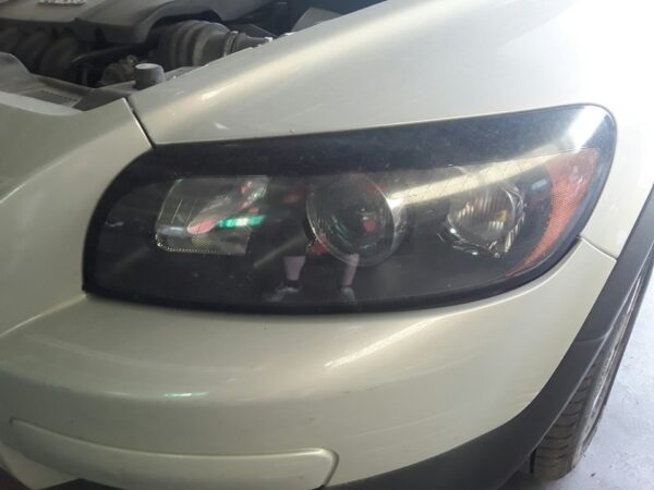 FARO IZQUIERDO VOLVO C30