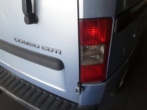 PILOTO TRASERO DERECHO OPEL COMBO