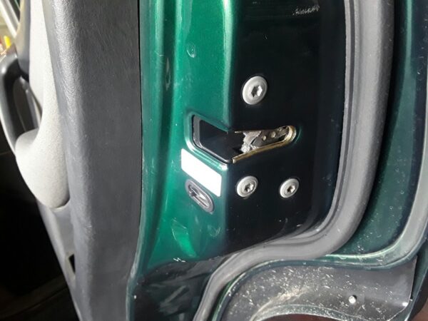 CERRADURA PUERTA TRASERA DERECHA  TOYOTA RAV 4