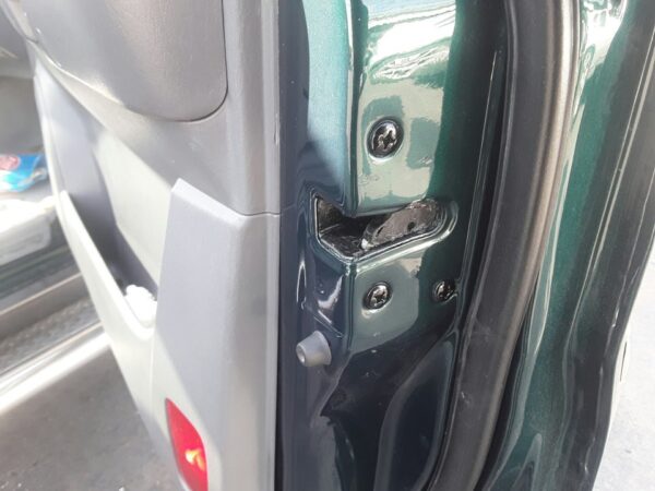 CERRADURA PUERTA DELANTERA DERECHA HYUNDAI TERRACAN