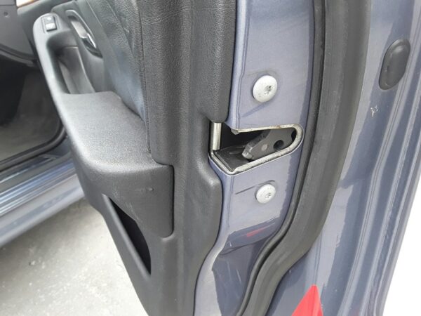 CERRADURA PUERTA DELANTERA DERECHA BMW SERIE 5 BERLINA