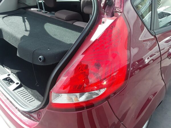 PILOTO TRASERO DERECHO FORD FIESTA