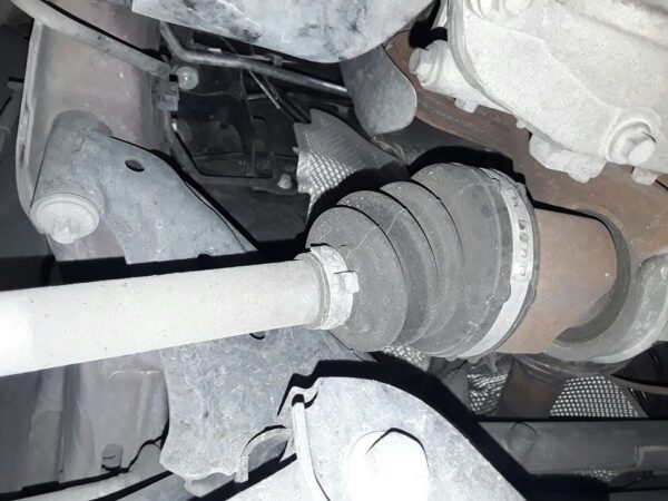 TRANSMISION DELANTERA DERECHA FORD FIESTA
