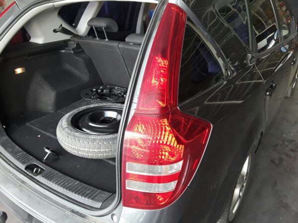 PILOTO TRASERO DERECHO KIA CEE'D