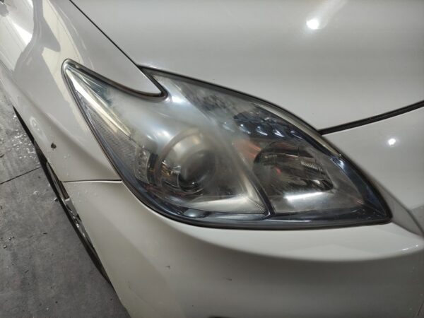 FARO DERECHO TOYOTA PRIUS