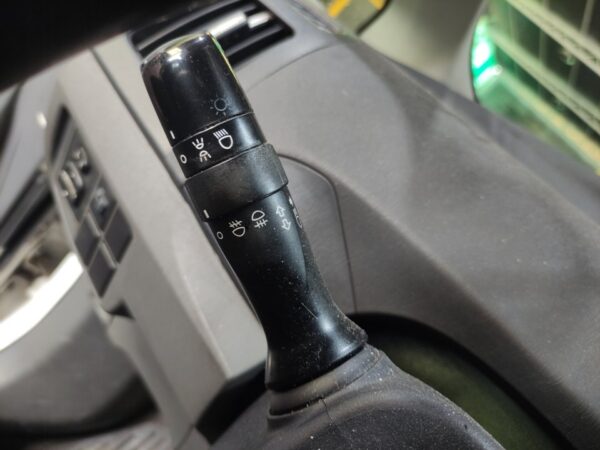MANDO LUCES TOYOTA PRIUS