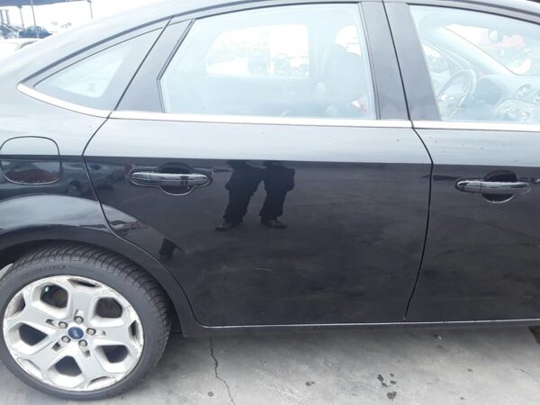 PUERTA TRASERA DERECHA FORD MONDEO BER.