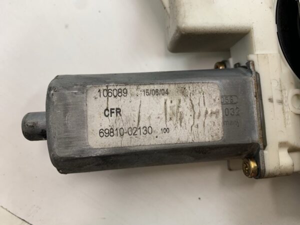ELEVALUNAS DELANTERO DERECHO TOYOTA COROLLA
