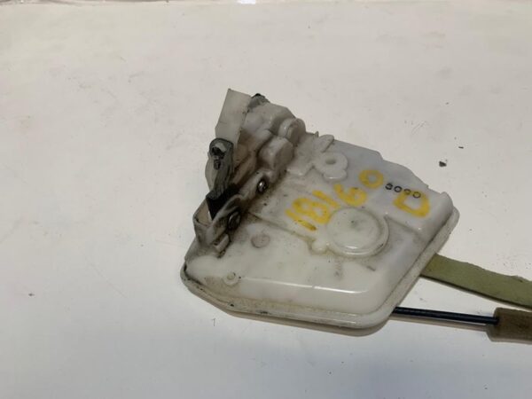 CERRADURA PUERTA DELANTERA DERECHA MAZDA 2 LIM.