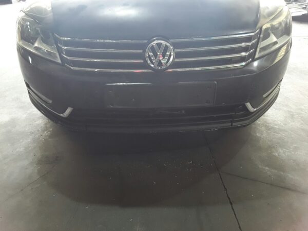 PARAGOLPES DELANTERO VOLKSWAGEN PASSAT BERLINA