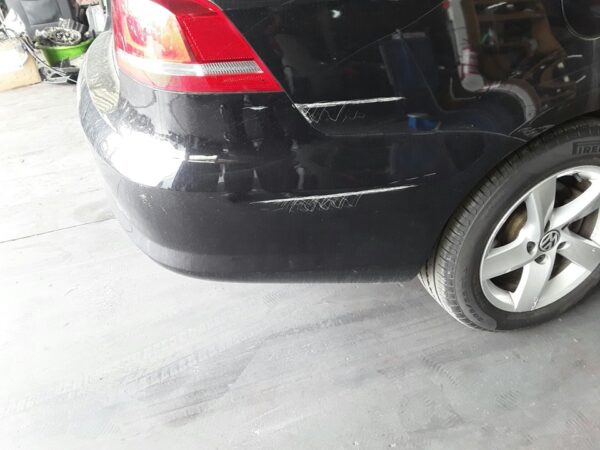 PARAGOLPES TRASERO VOLKSWAGEN PASSAT BERLINA