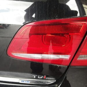 PILOTO TRASERO DERECHO INTERIOR VOLKSWAGEN PASSAT BERLINA