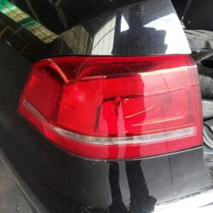 PILOTO TRASERO IZQUIERDO VOLKSWAGEN PASSAT BERLINA