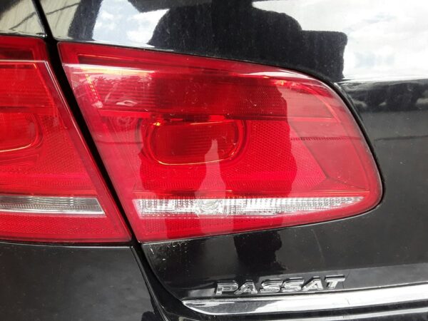 PILOTO TRASERO IZQUIERDO INTERIOR VOLKSWAGEN PASSAT BERLINA