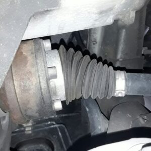 TRANSMISION DELANTERA IZQUIERDA VOLKSWAGEN PASSAT BERLINA