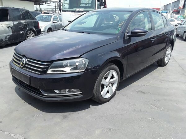DEFENSA DELANTERA VOLKSWAGEN PASSAT BERLINA