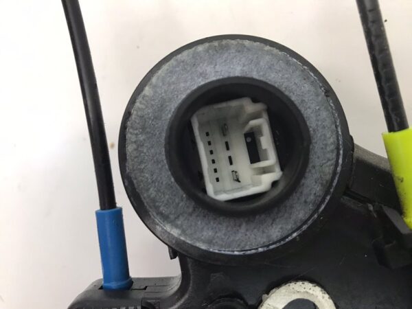 CERRADURA PUERTA TRASERA DERECHA  TOYOTA AVENSIS BERLINA